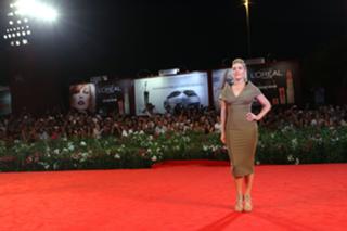 Kate Winslet feet photo thumbnail