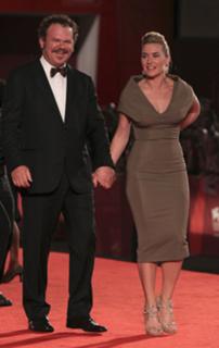 Kate Winslet feet photo thumbnail