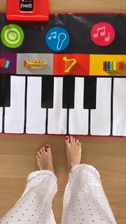 Chiara Ferragni feet photo thumbnail