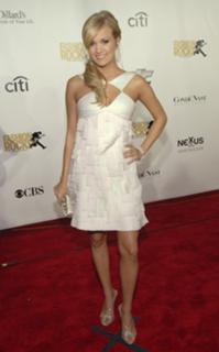 Carrie Underwood feet photo thumbnail