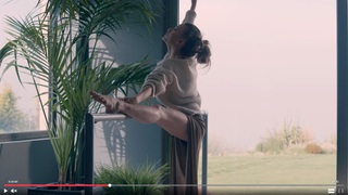 Serenay Sarikaya feet photo thumbnail
