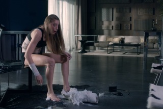 Serenay Sarikaya feet photo thumbnail