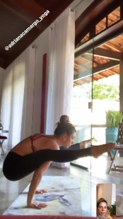 Isis Valverde feet photo thumbnail