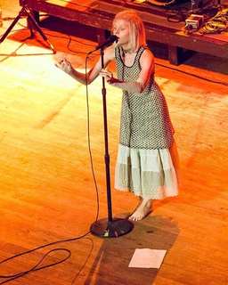 Aurora Aksnes feet photo thumbnail