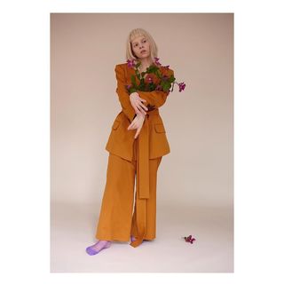 Aurora Aksnes feet photo thumbnail