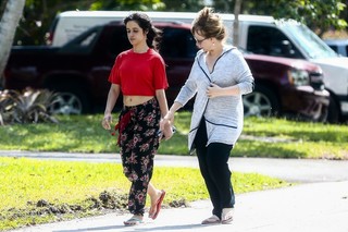 Camila Cabello feet photo thumbnail