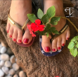 Alaine Crissiê feet photo thumbnail