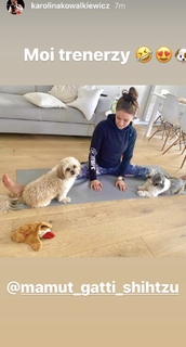 Karolina Kowalkiewicz feet photo thumbnail