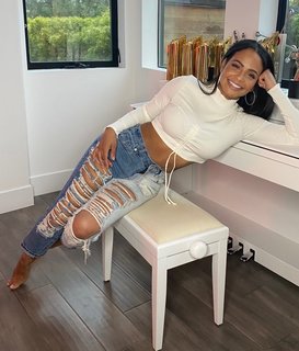 Christina Milian feet photo thumbnail