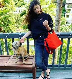 Alexandra Daddario feet photo thumbnail