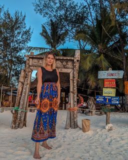 Ashley James feet photo thumbnail
