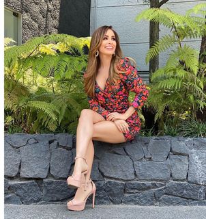 Cynthia Rodríguez feet photo thumbnail