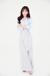 Mi Yang feet photo thumbnail