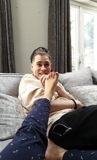 Georgia May Foote feet photo thumbnail