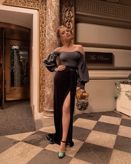 Xenia Tchoumitcheva feet photo thumbnail