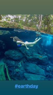 Xenia Tchoumitcheva feet photo thumbnail