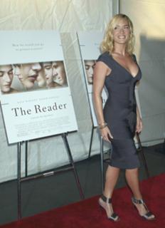 Kate Winslet feet photo thumbnail