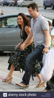 Tia Carrere feet photo thumbnail