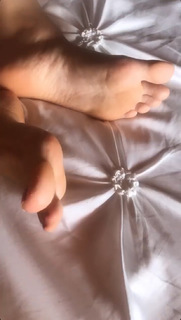 Alaine Crissiê feet photo thumbnail