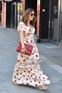 Myleene Klass feet photo thumbnail