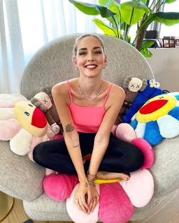Chiara Ferragni feet photo thumbnail