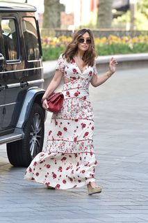 Myleene Klass feet photo thumbnail