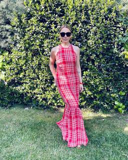 Hadise feet photo thumbnail