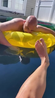 Gabbie Hanna feet photo thumbnail