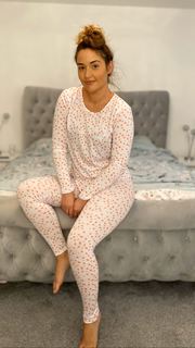 Jacqueline Jossa feet photo thumbnail