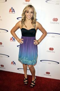 Nastia Liukin feet photo thumbnail