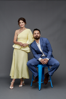 Cobie Smulders feet photo thumbnail