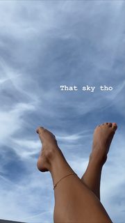 Vanessa Hudgens feet photo thumbnail