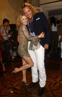 Kylie Minogue feet photo thumbnail