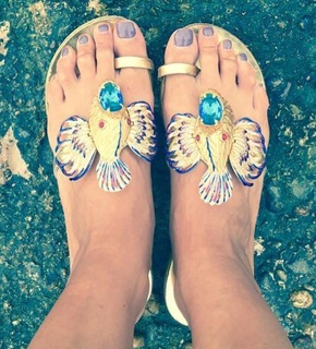 Cristina Ferreira feet photo thumbnail