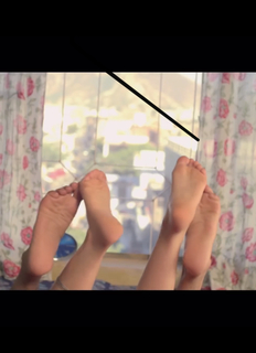 Parineeti Chopra feet photo thumbnail