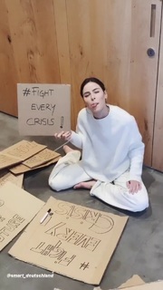 Lena Meyer-Landrut feet photo thumbnail