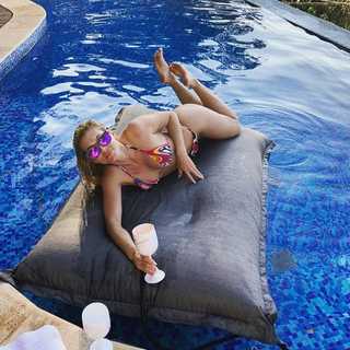 Lívia Andrade feet photo thumbnail