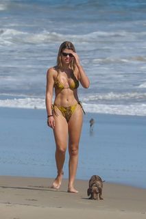 Sofia Richie feet photo thumbnail