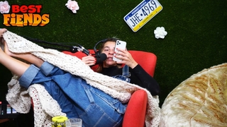 Gabbie Hanna feet photo thumbnail