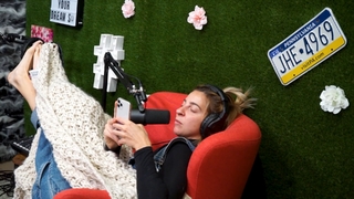 Gabbie Hanna feet photo thumbnail