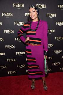 Rosario Dawson feet photo thumbnail