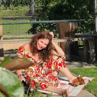 Anna Friel feet photo thumbnail