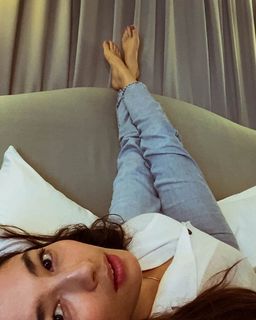 Jessica Gomes feet photo thumbnail
