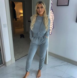 Chloe Ferry feet photo thumbnail