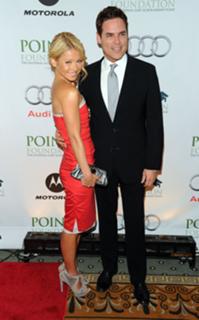 Kelly Ripa feet photo thumbnail