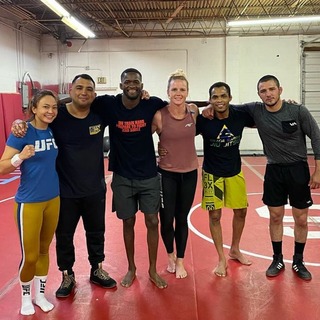 Holly Holm feet photo thumbnail