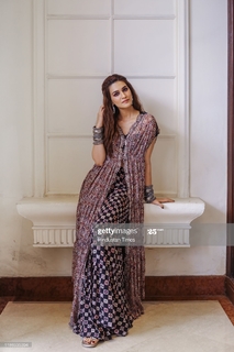 Kriti Sanon feet photo thumbnail