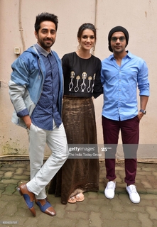 Kriti Sanon feet photo thumbnail
