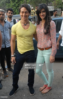 Kriti Sanon feet photo thumbnail