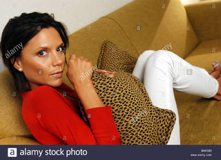 Victoria Beckham feet photo thumbnail